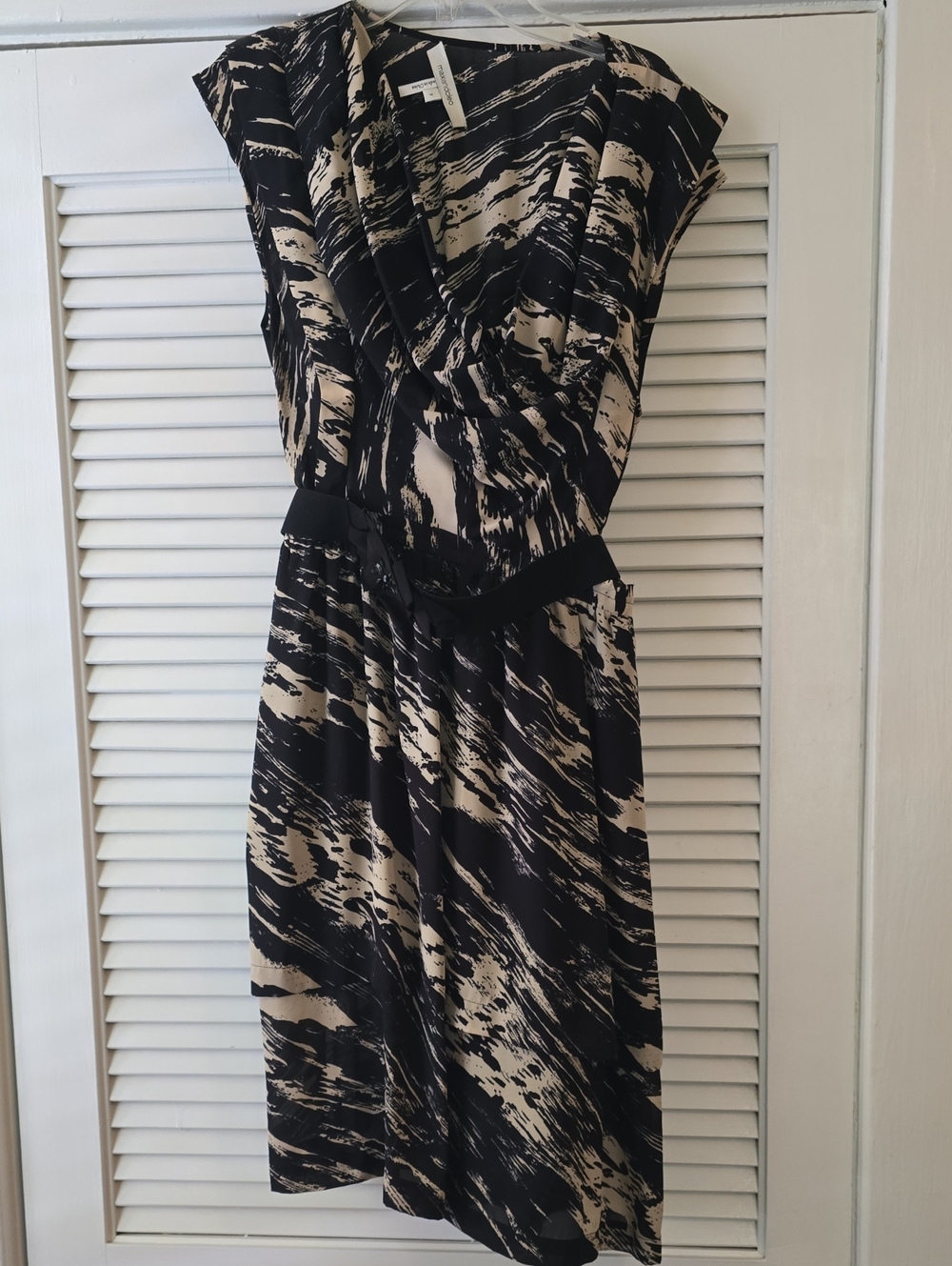 VGUC- Vintage MaxandCleo Black and Tan Abstract Print Women's Dress, Sz S